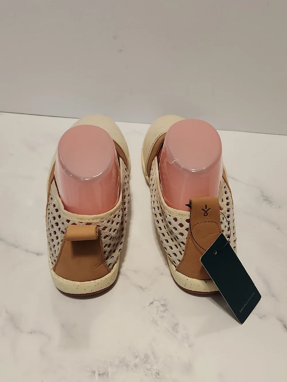 Emu Australia Meroo  Ever Natural  Cream and Tan Slip-On Casual Shoes Brand New